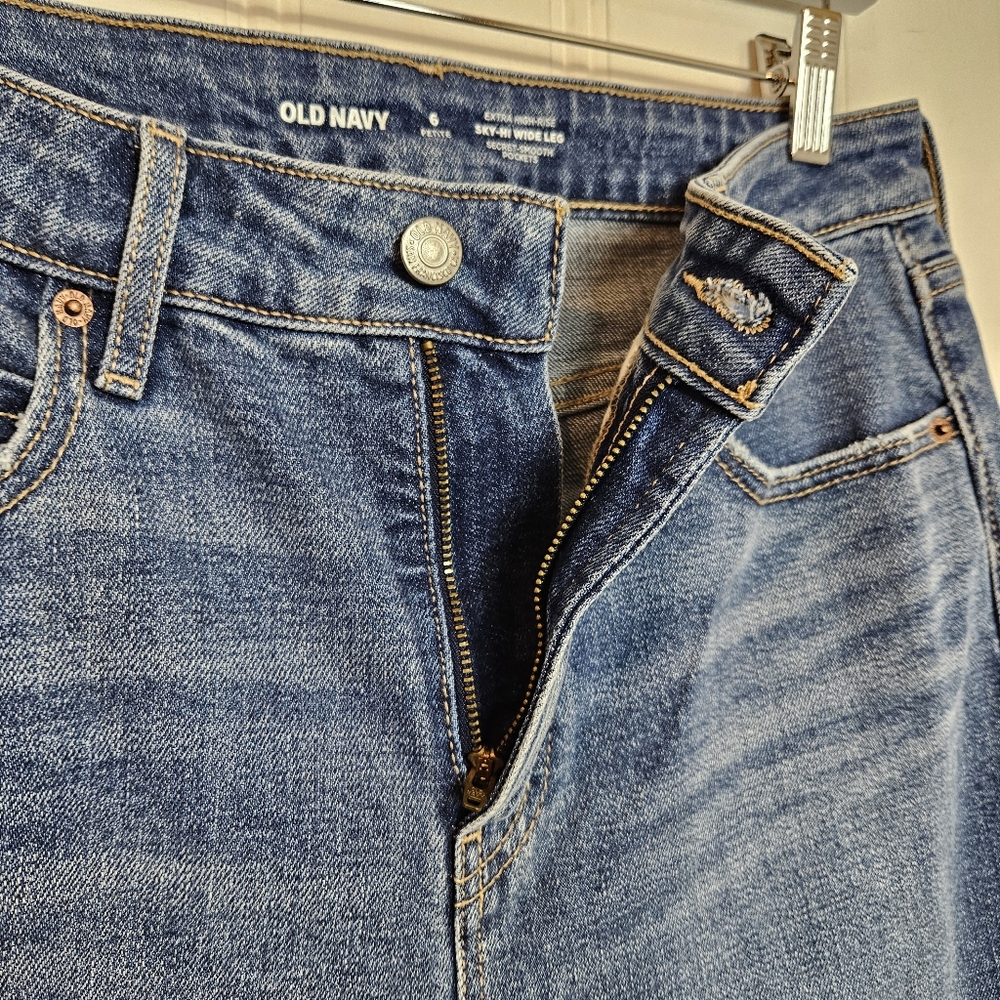 Old Navy Extra High Rise Wide Leg Crop Jeans Blue Denim Ski-Hi Womens Size 6P - Picture 7 of 12